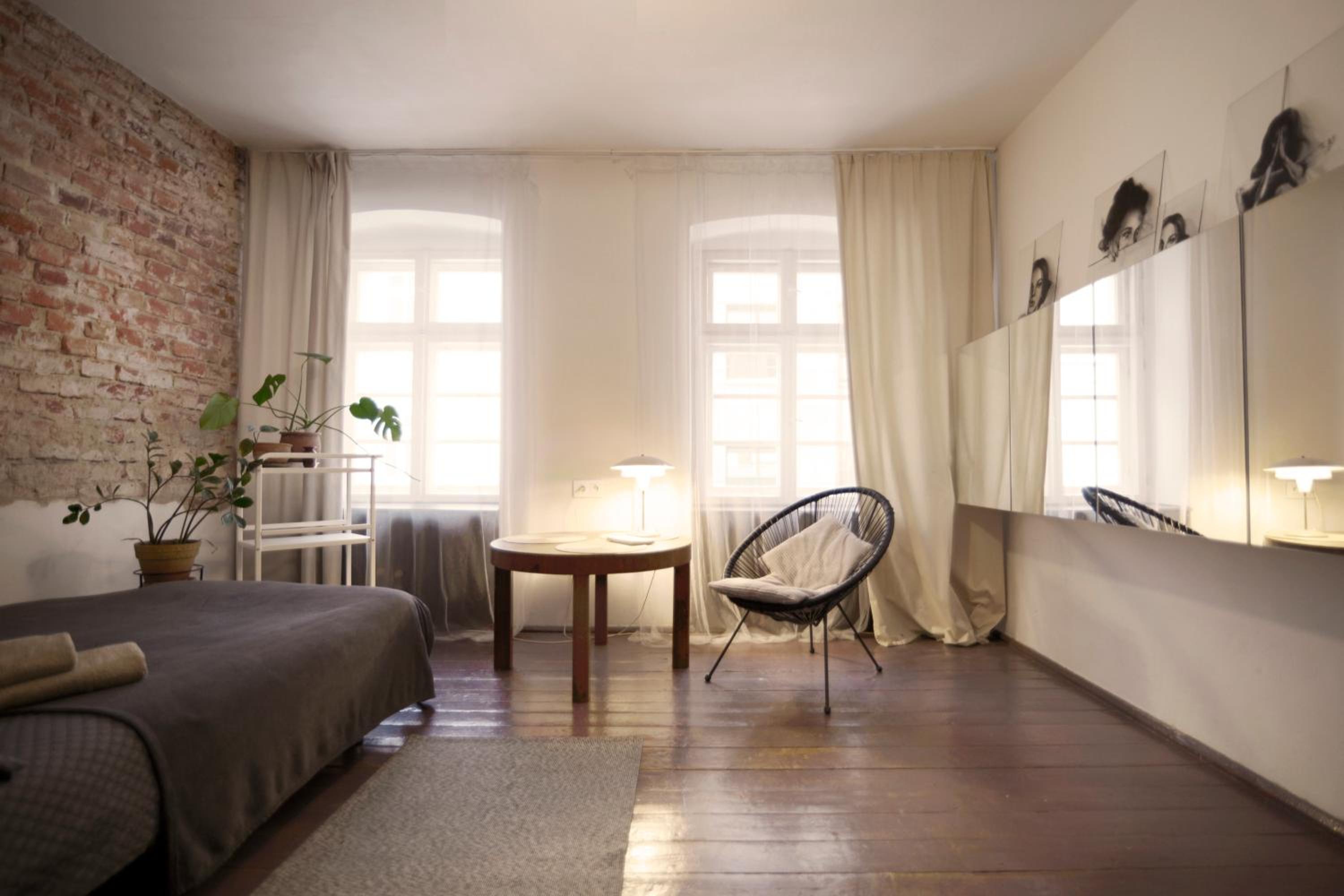 Vintage Rooms / Old Town Wroclaw / City Center
