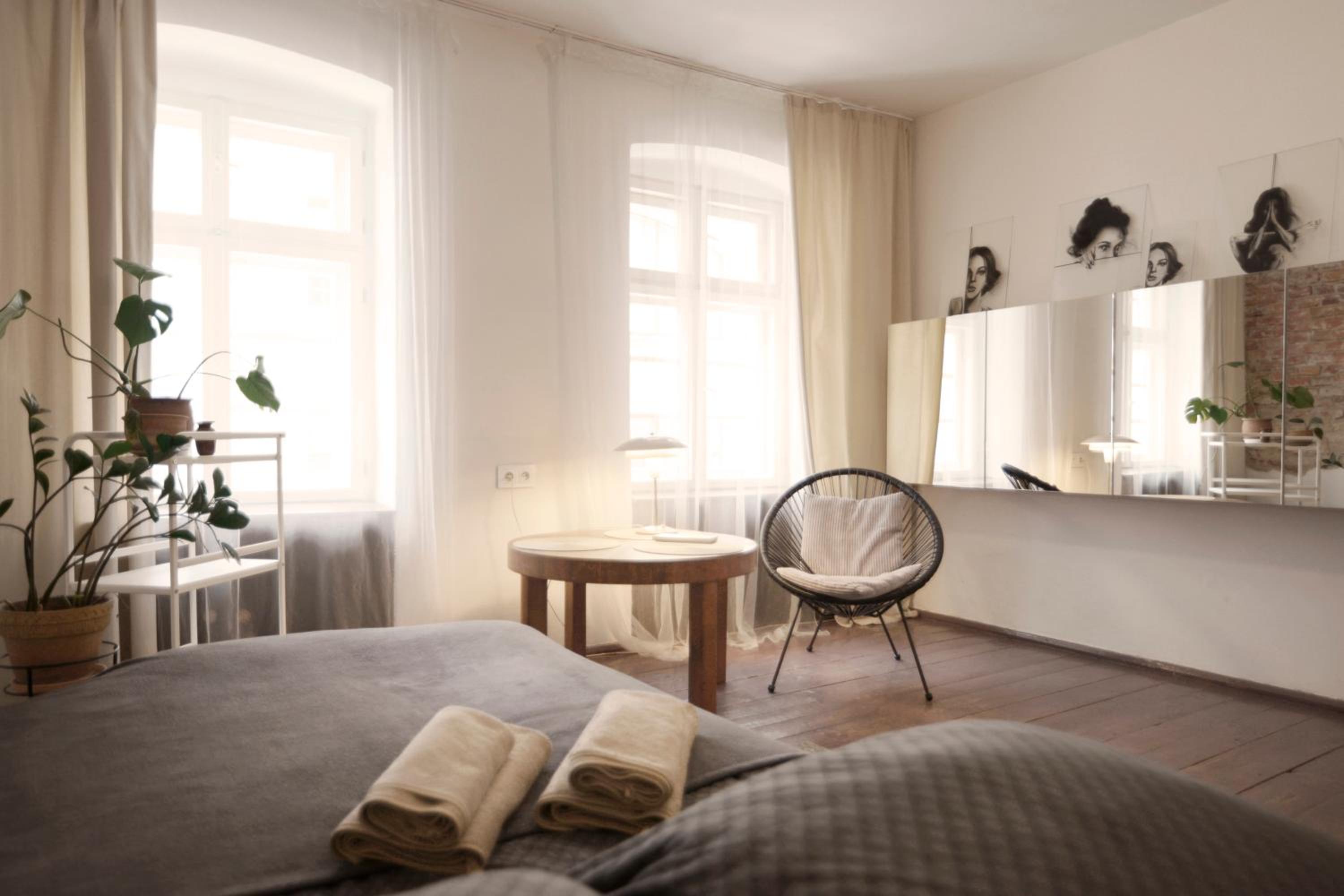 Vintage Rooms / Old Town Wroclaw / City Center