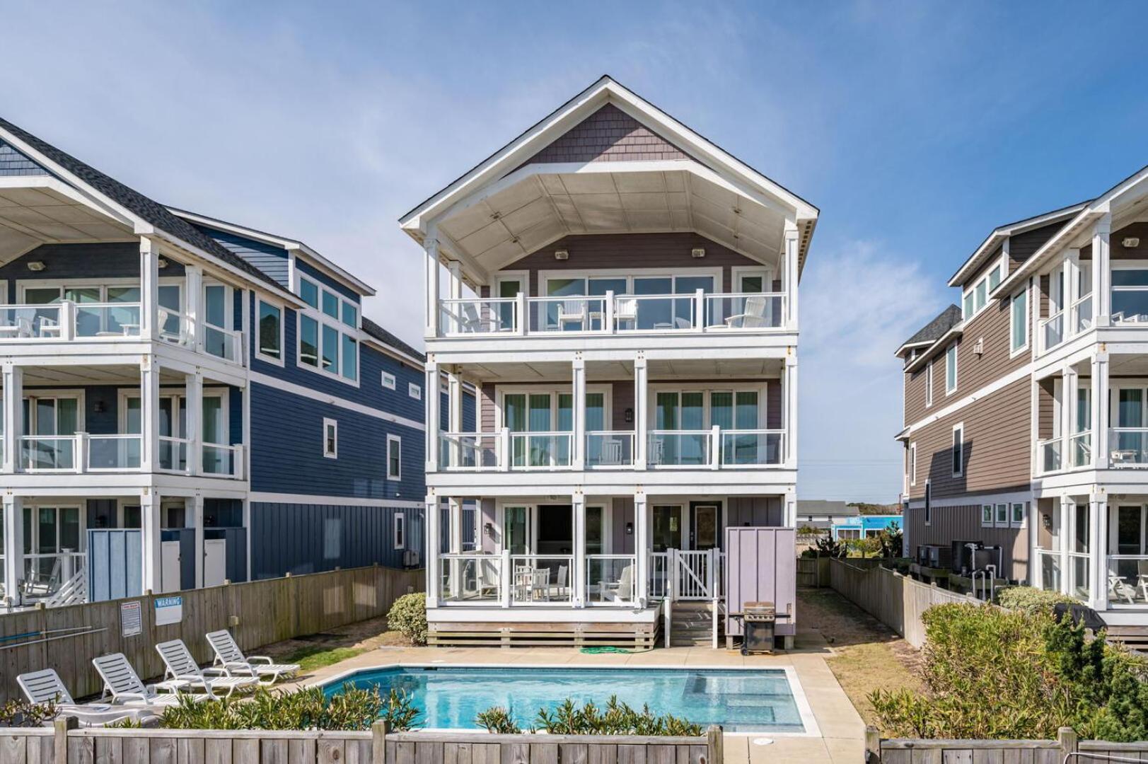 Queen Elizabeth 8 Bedroom Oceanfront Home view 4