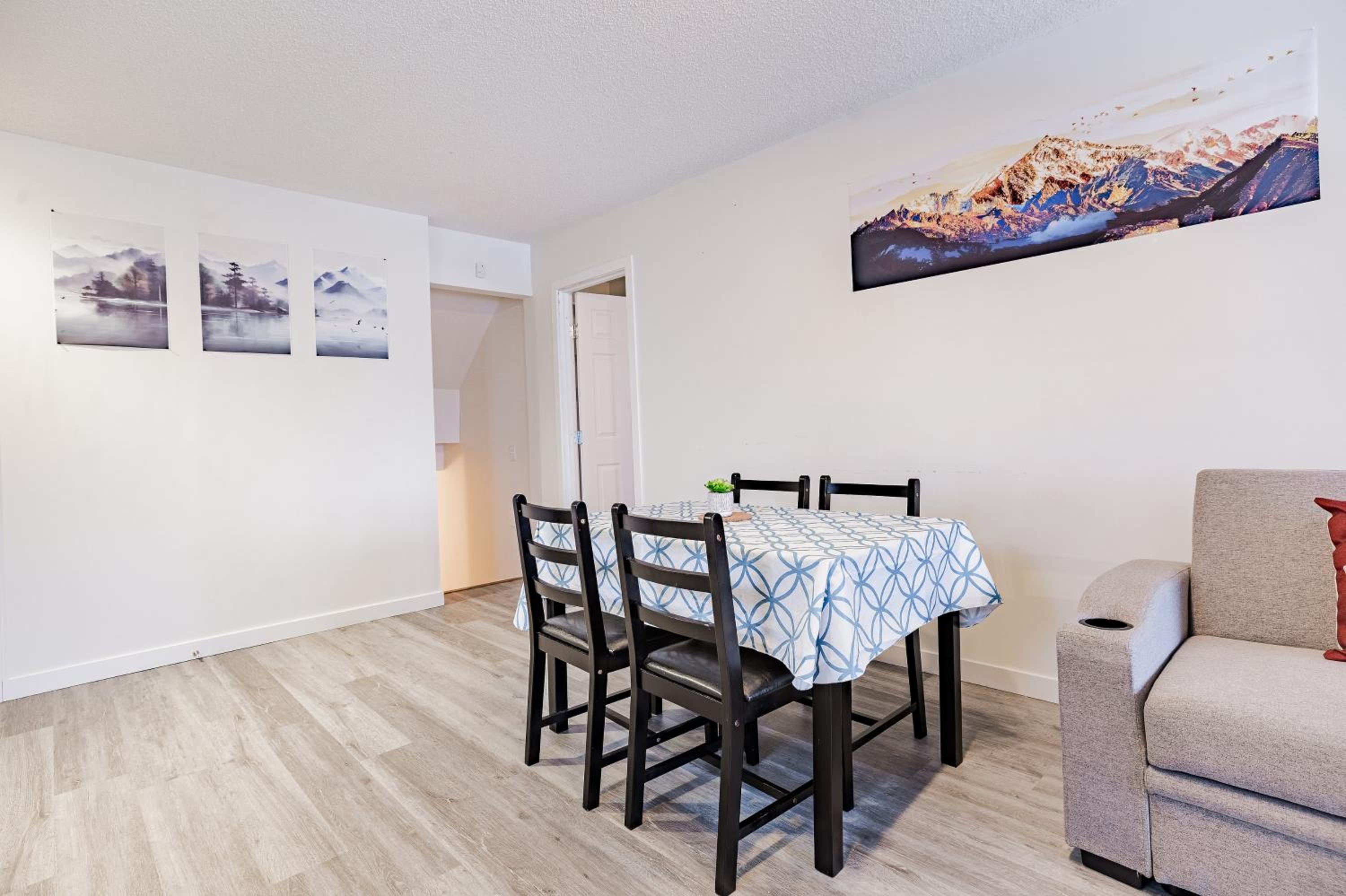 Walkout Basement Suite, 2 BDR 4BD, Bright and Spacious