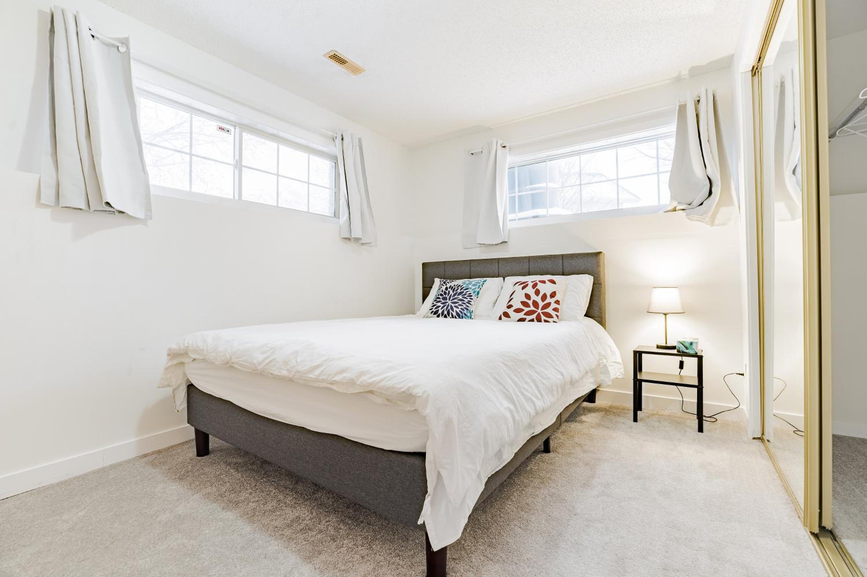 Walkout Basement Suite, 2 BDR 4BD, Bright and Spacious