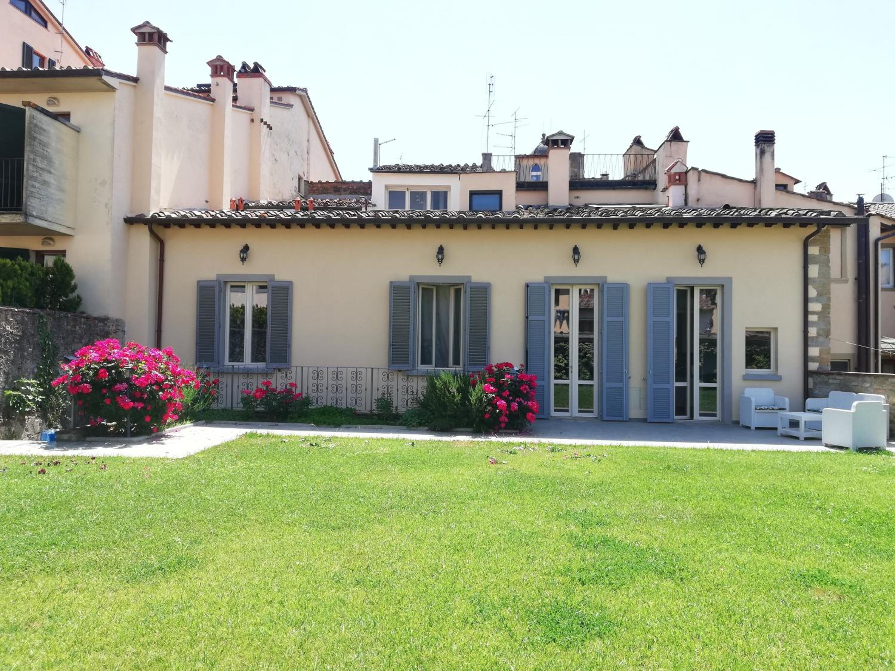 Hotel Casa di Pietro Aretino, Arezzo Centro Storico 4-8 letti - Image 1