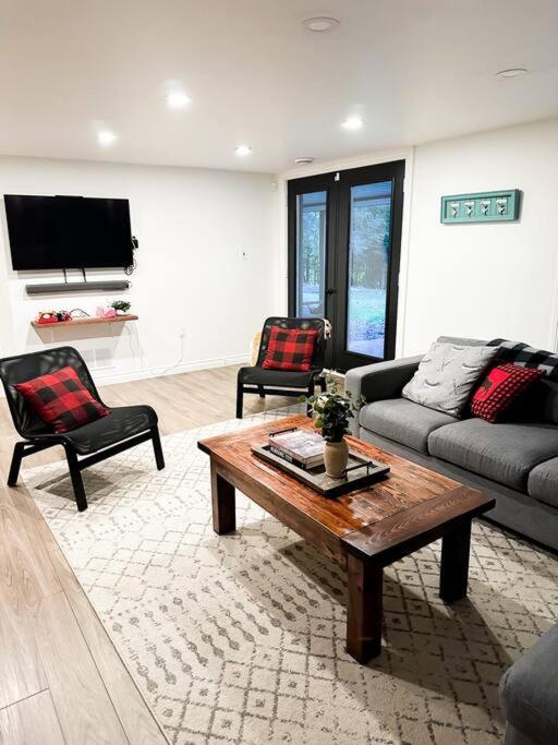Waterfront Haliburton, All Season, Fully Equipped Cottage! #STR-25-00252