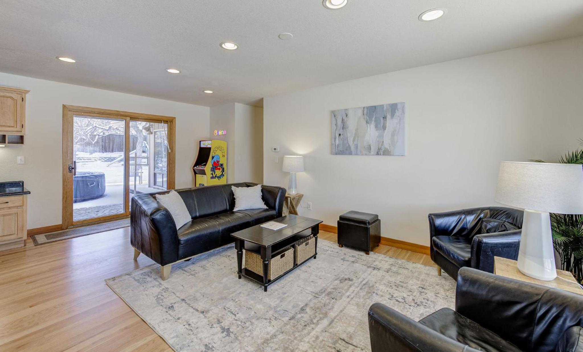 East Wenatchee Oasis 4BR, Pool, Hot Tub, Loop Trail