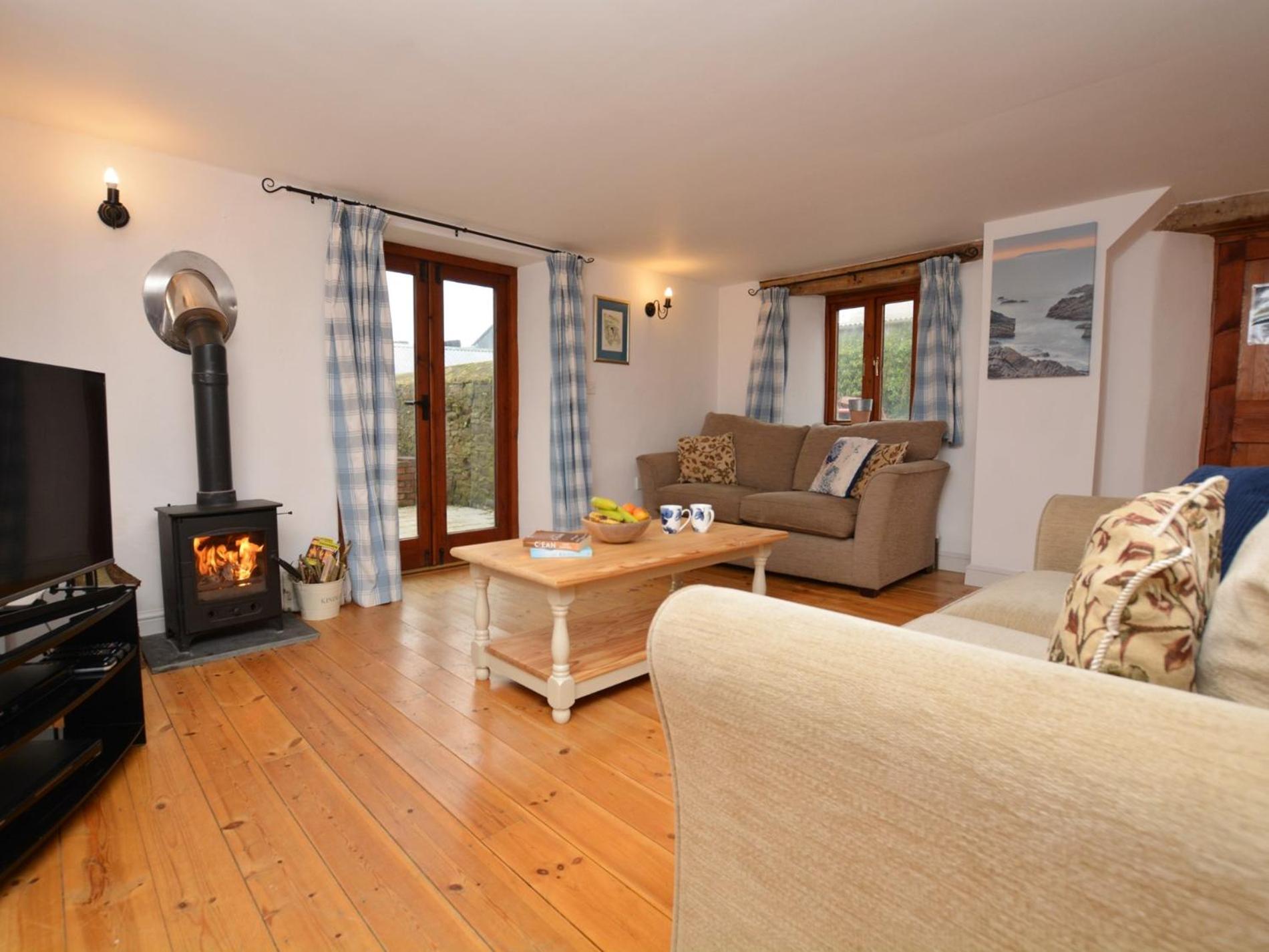 2 Bed in Bude oc-coryw view 3