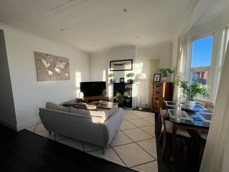 Hill Grove 2 Bedroom Apartment view 2