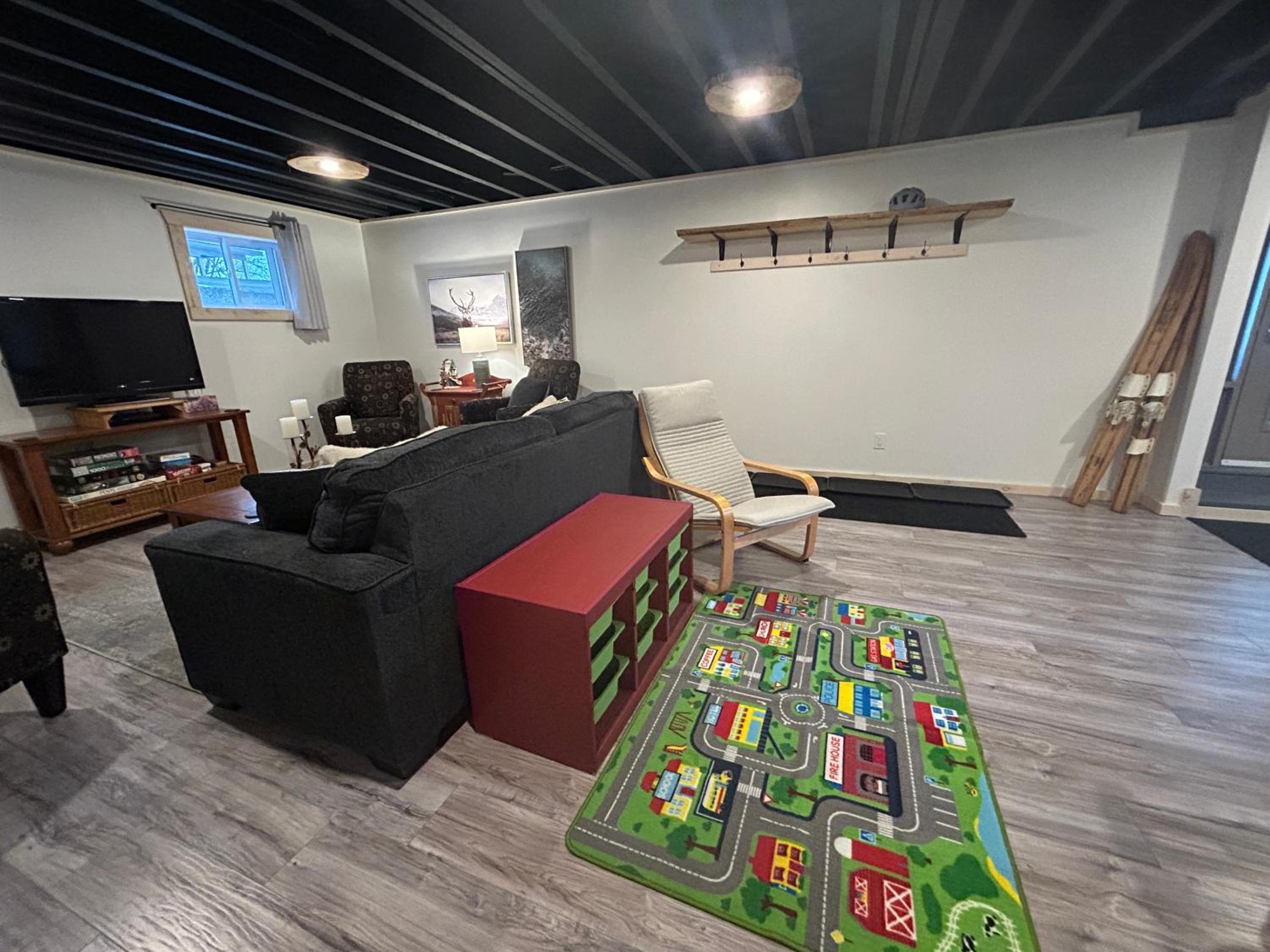 New build, luxurious, 4 plus bedrooms, 2 and a half baths, waterfront chalet, SNOWMOBILE trail access, ample parking & ICE FISHING SHACK