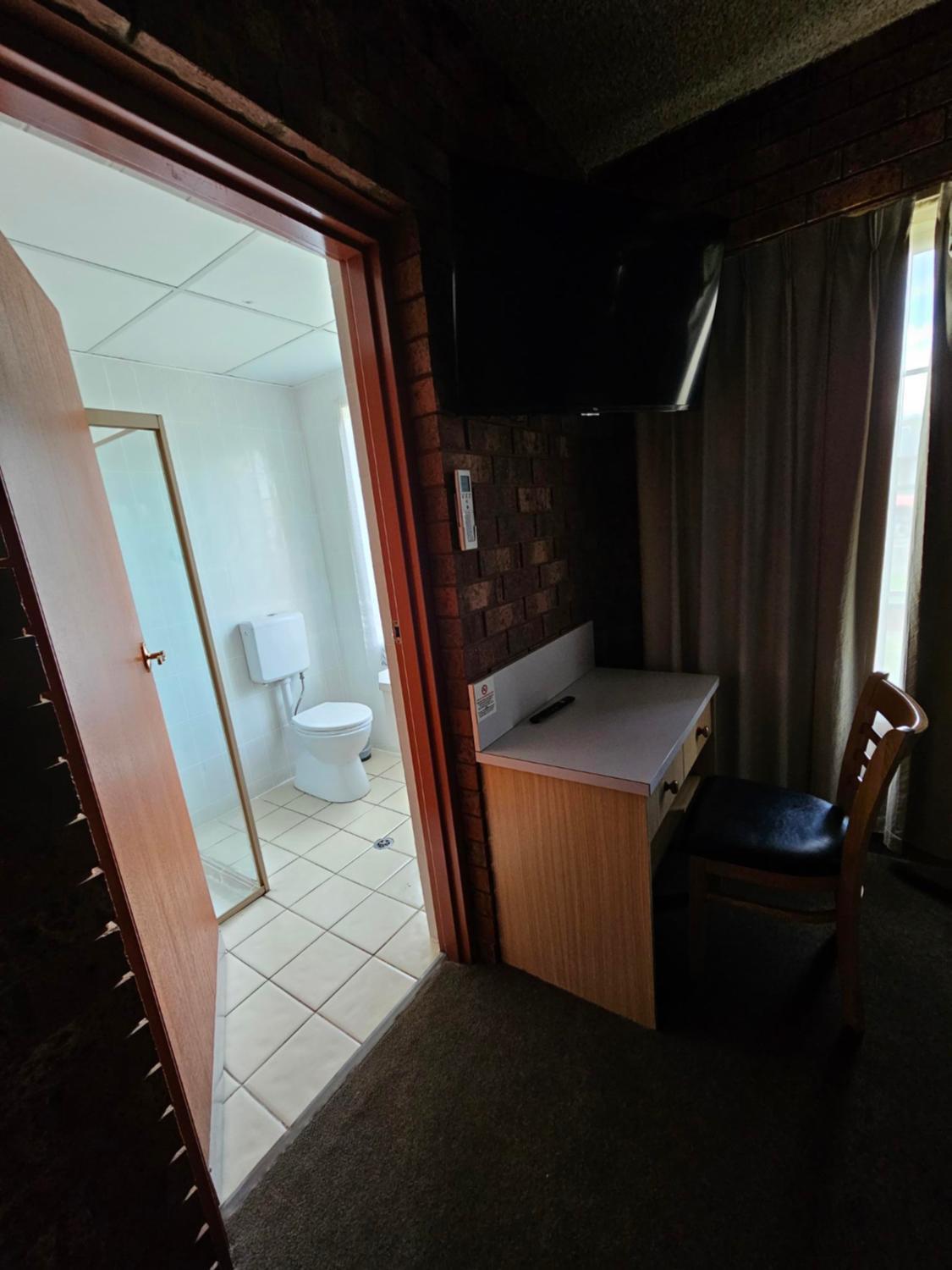 Courtyard Motor Inn