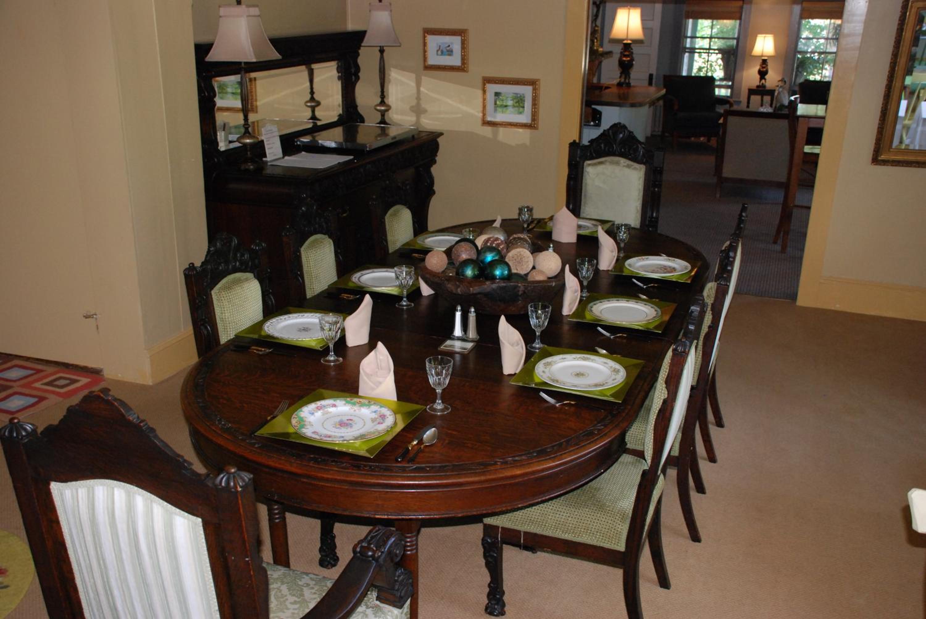 Follansbee Inn