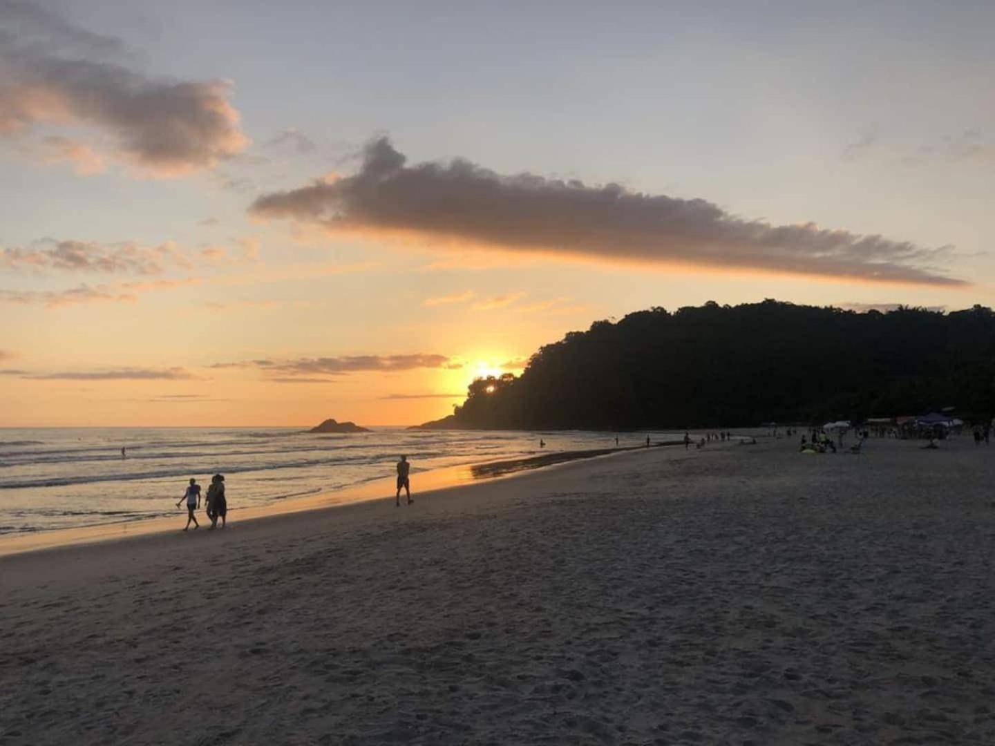 Casa em condominio em Juquehy, 90m da praia