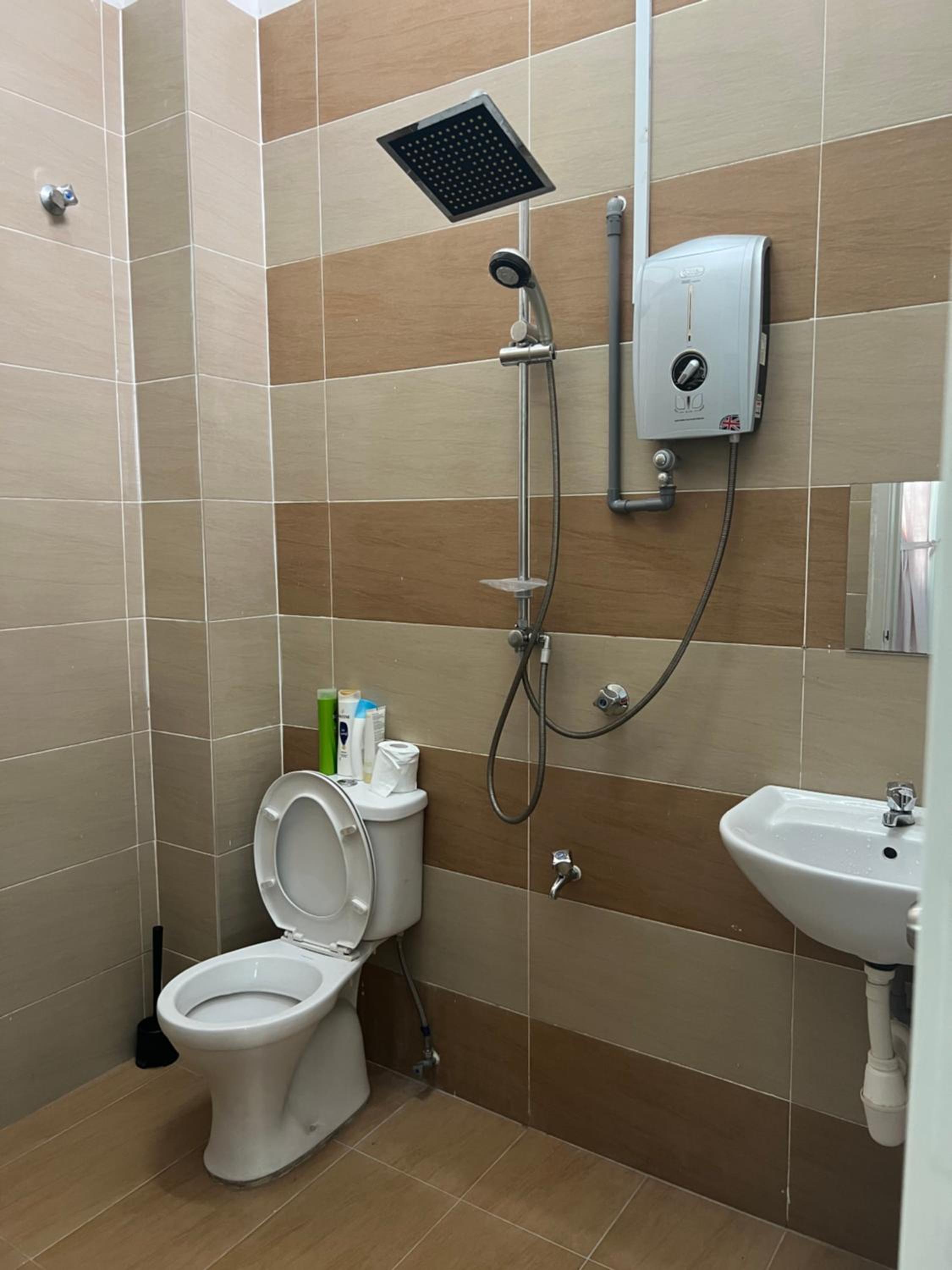 Cosy House For Family Or Group In Bukit Beruang Melaka photo 8
