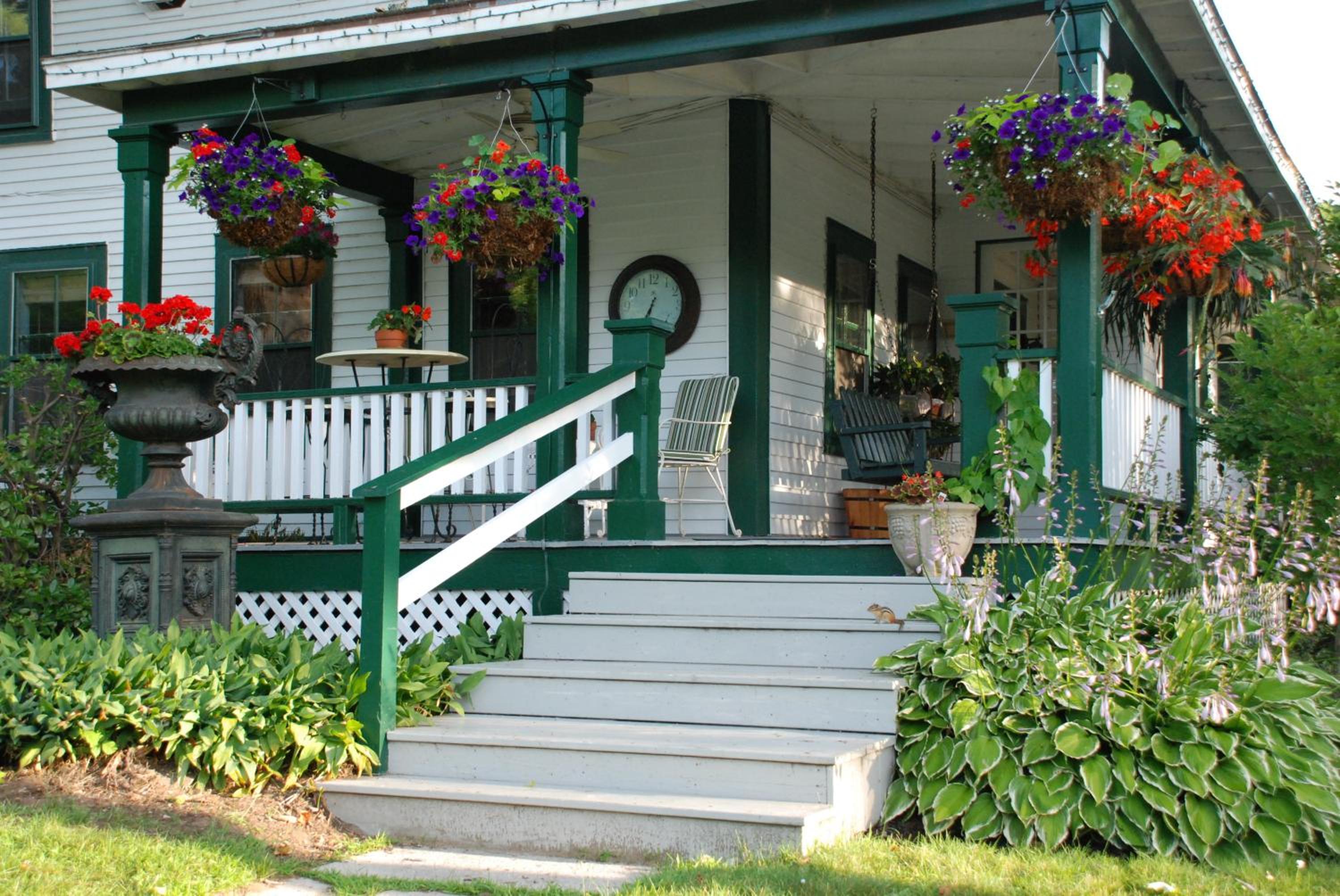 Follansbee Inn