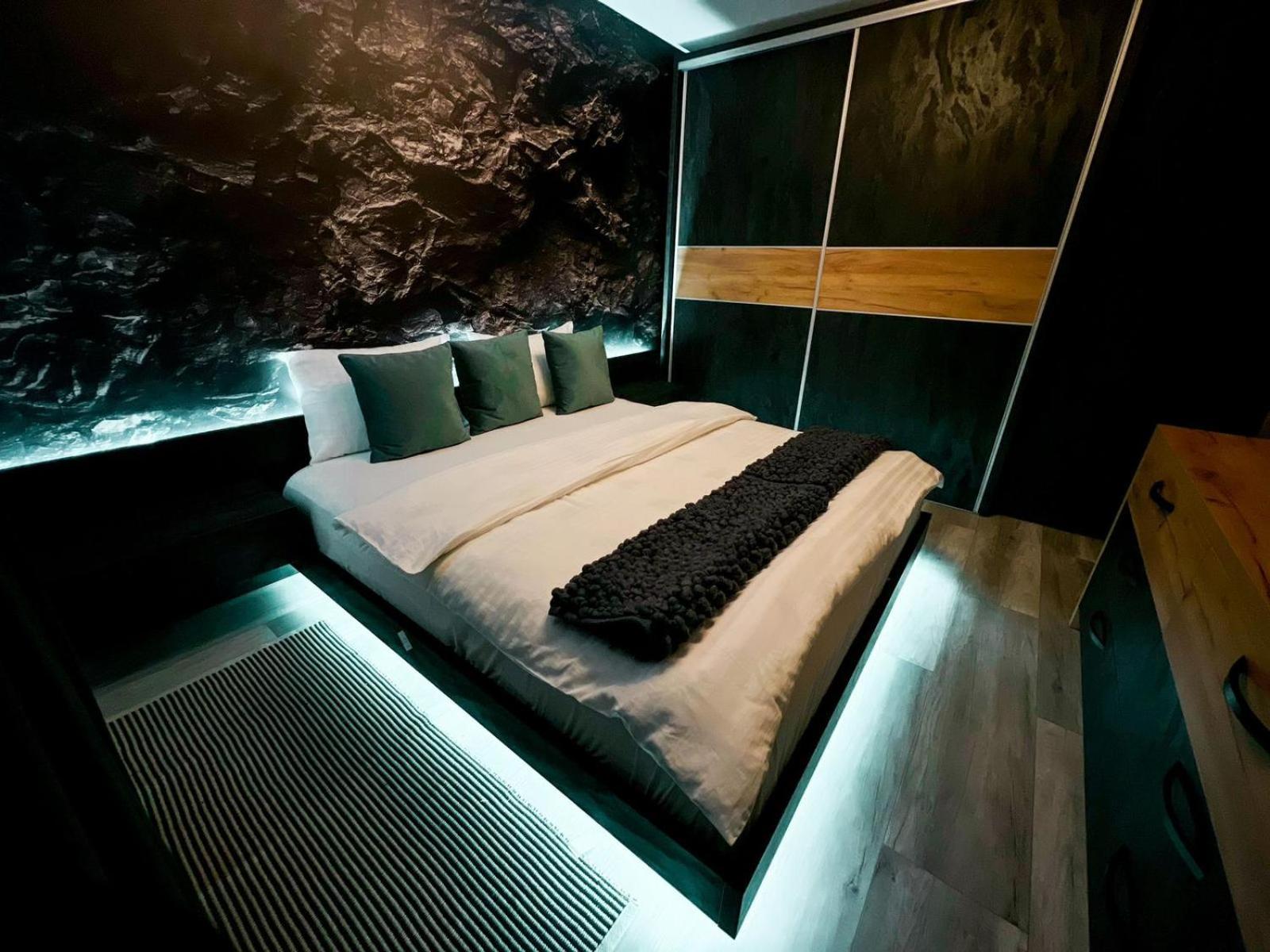 LOTUS APARTAMENTS