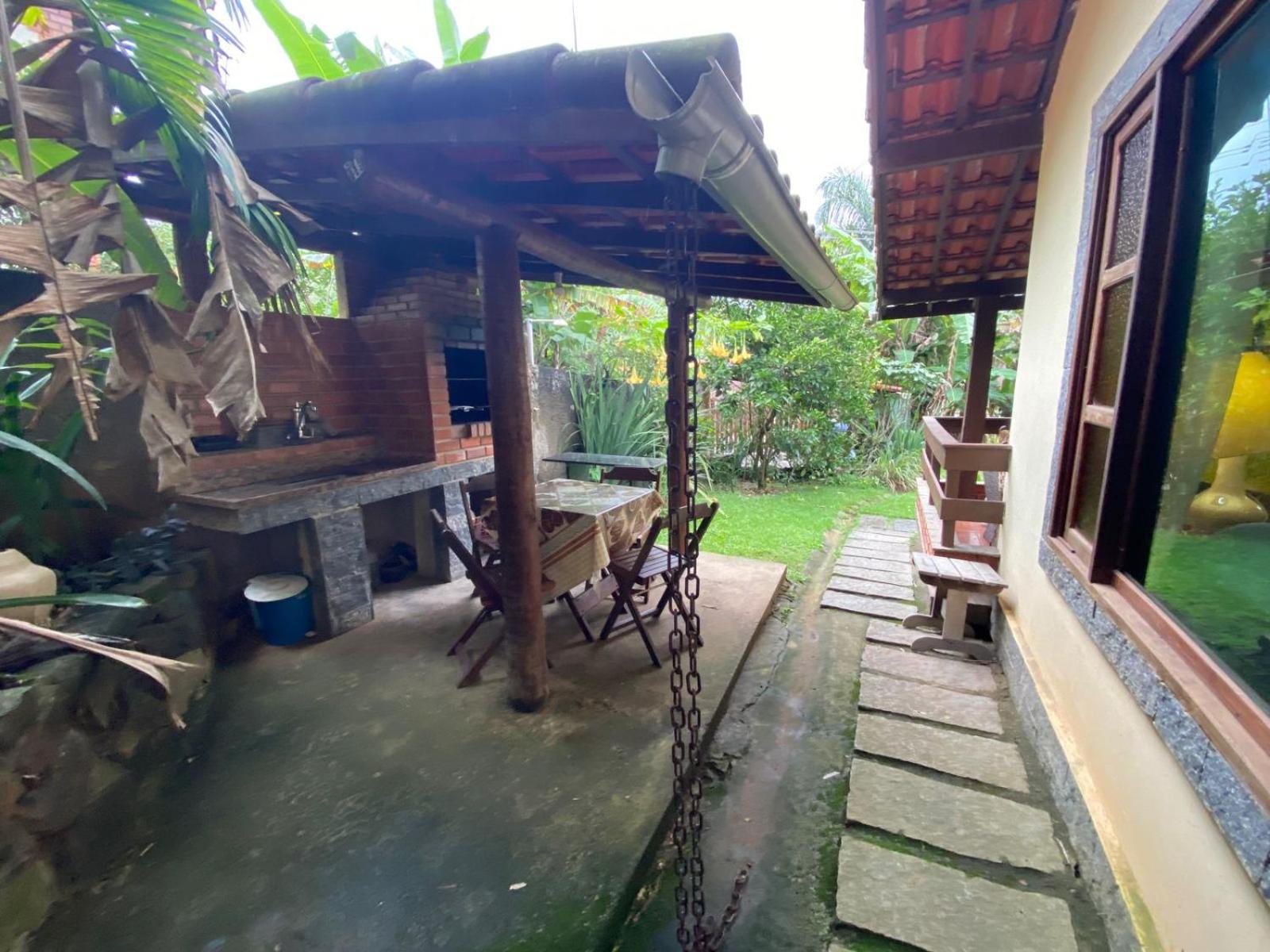 Lumiar linda vista das montanhas, com lareira, churrasqueira, wifi, Tv a cabo, casa ampla, arejada jardim pertinho do centro de Lumiar e de cachoeiras