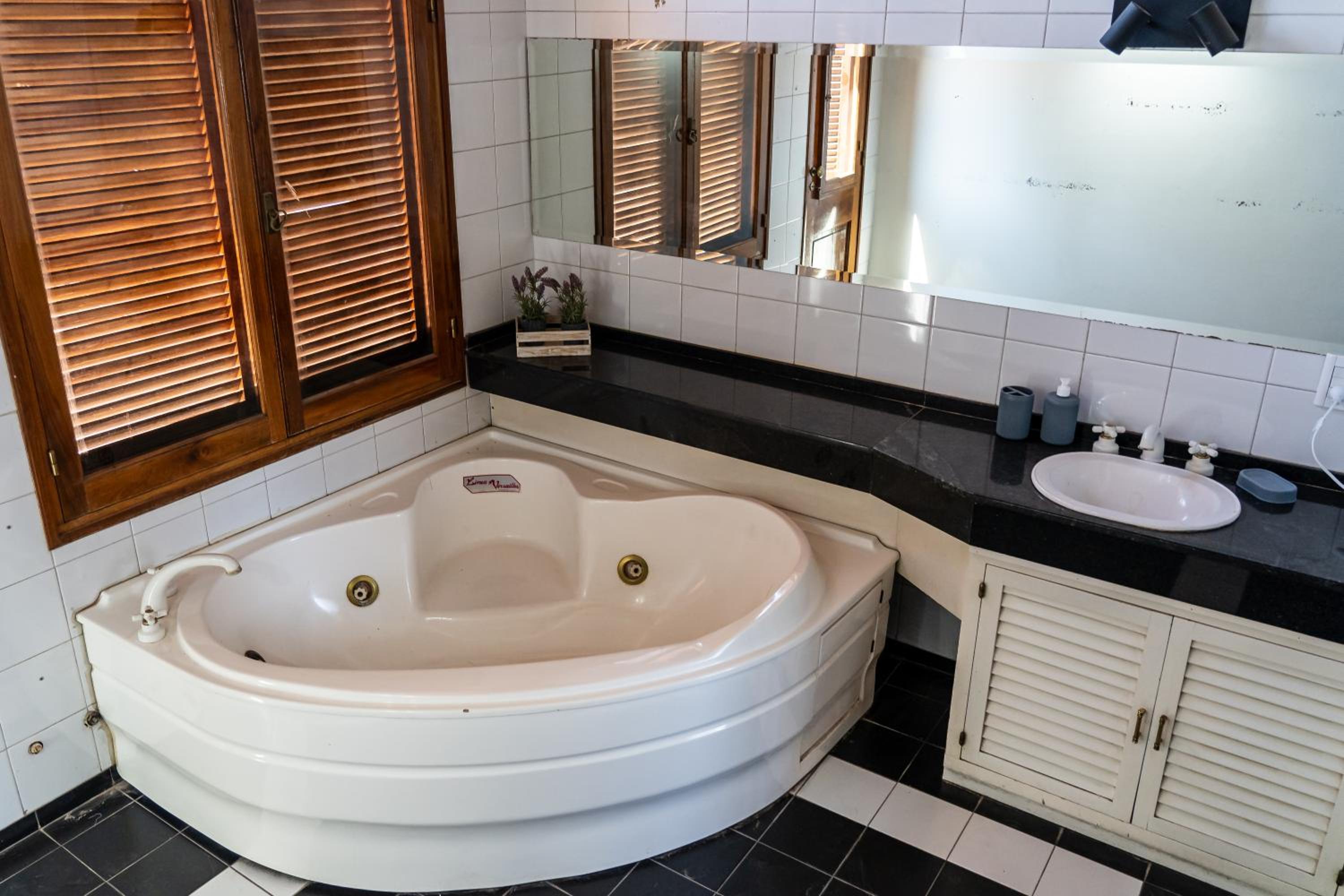 ArquiArts - Hermosa casa para 16p con pileta y jacuzzi