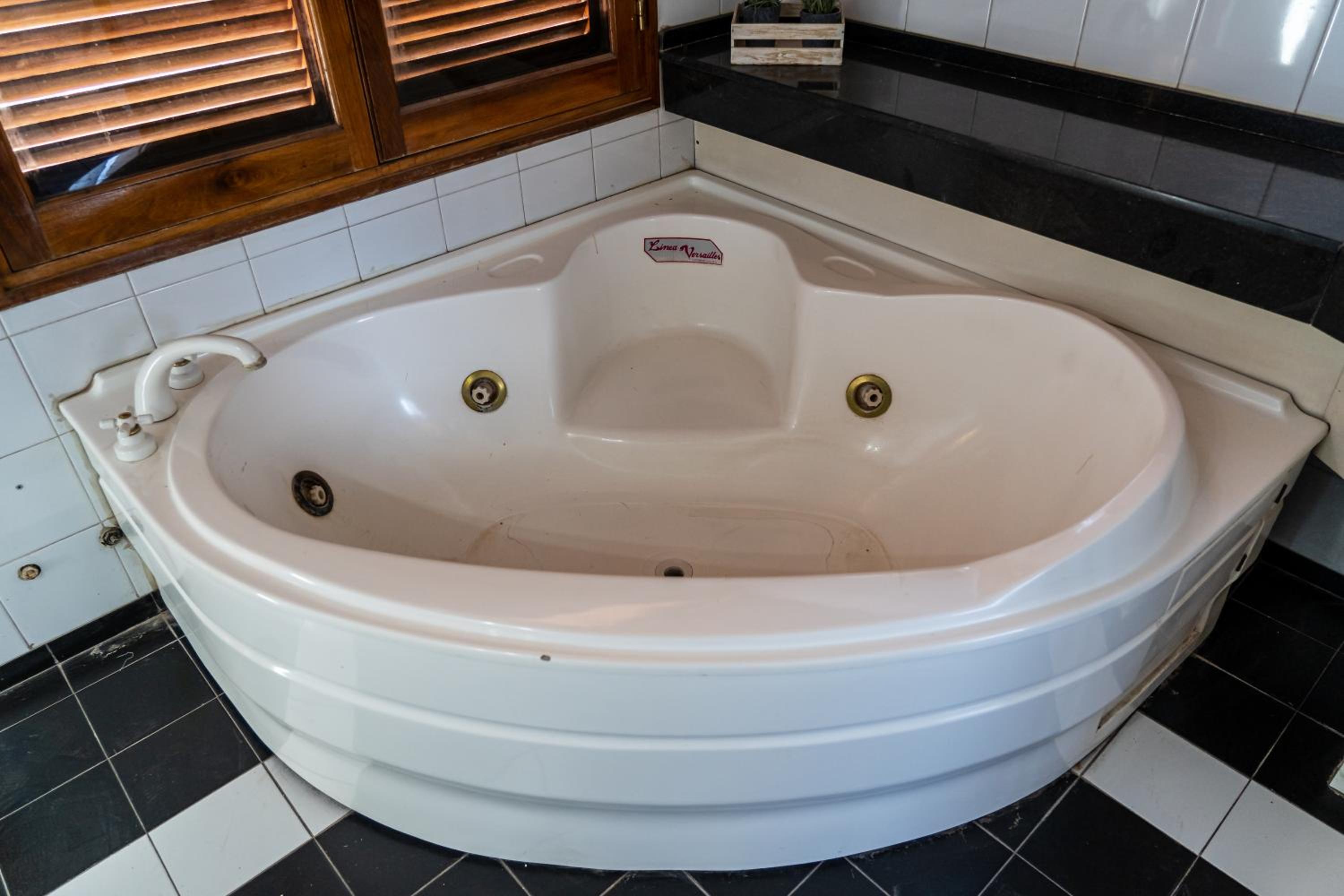 ArquiArts - Hermosa casa para 16p con pileta y jacuzzi
