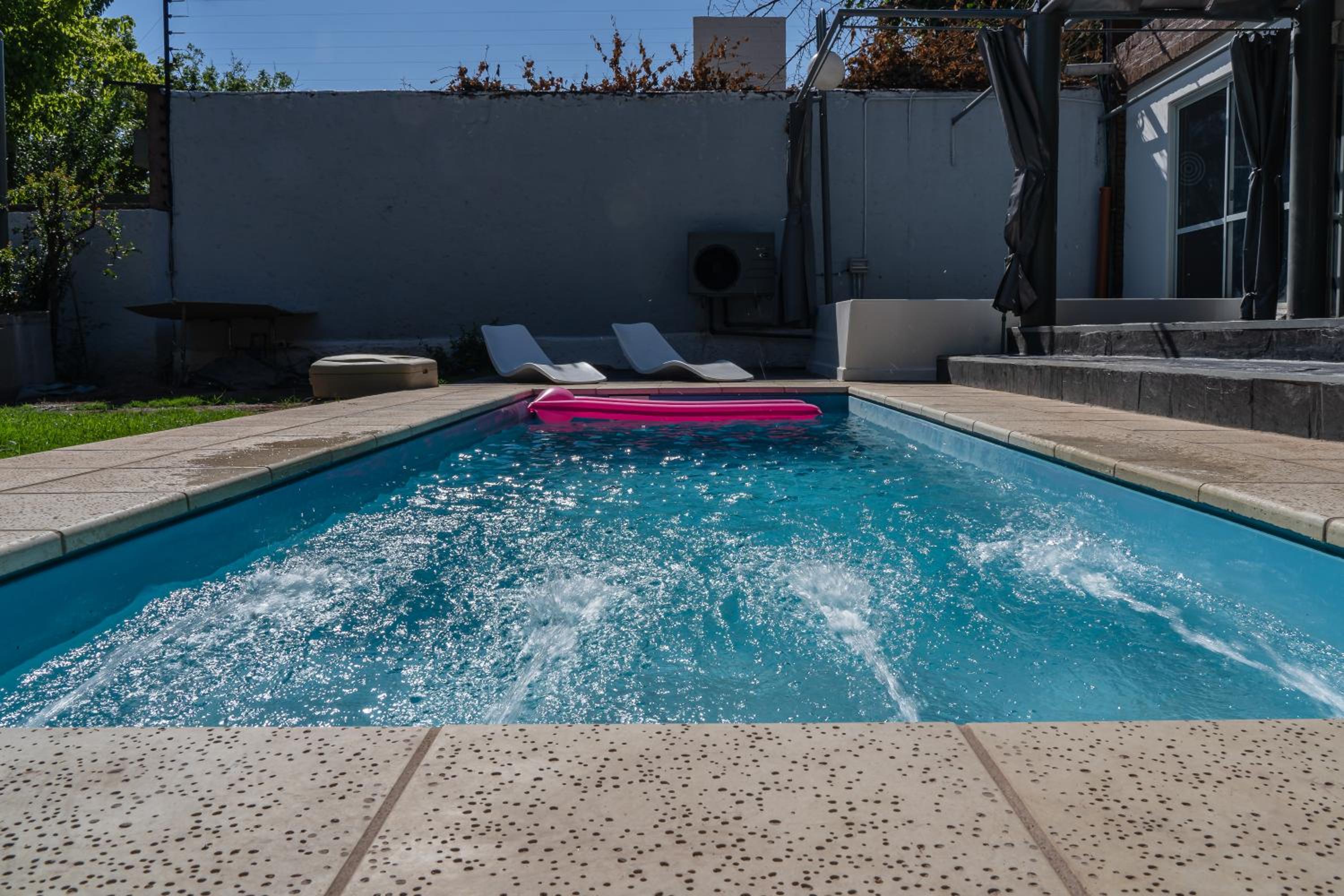 ArquiArts - Hermosa casa para 16p con pileta y jacuzzi