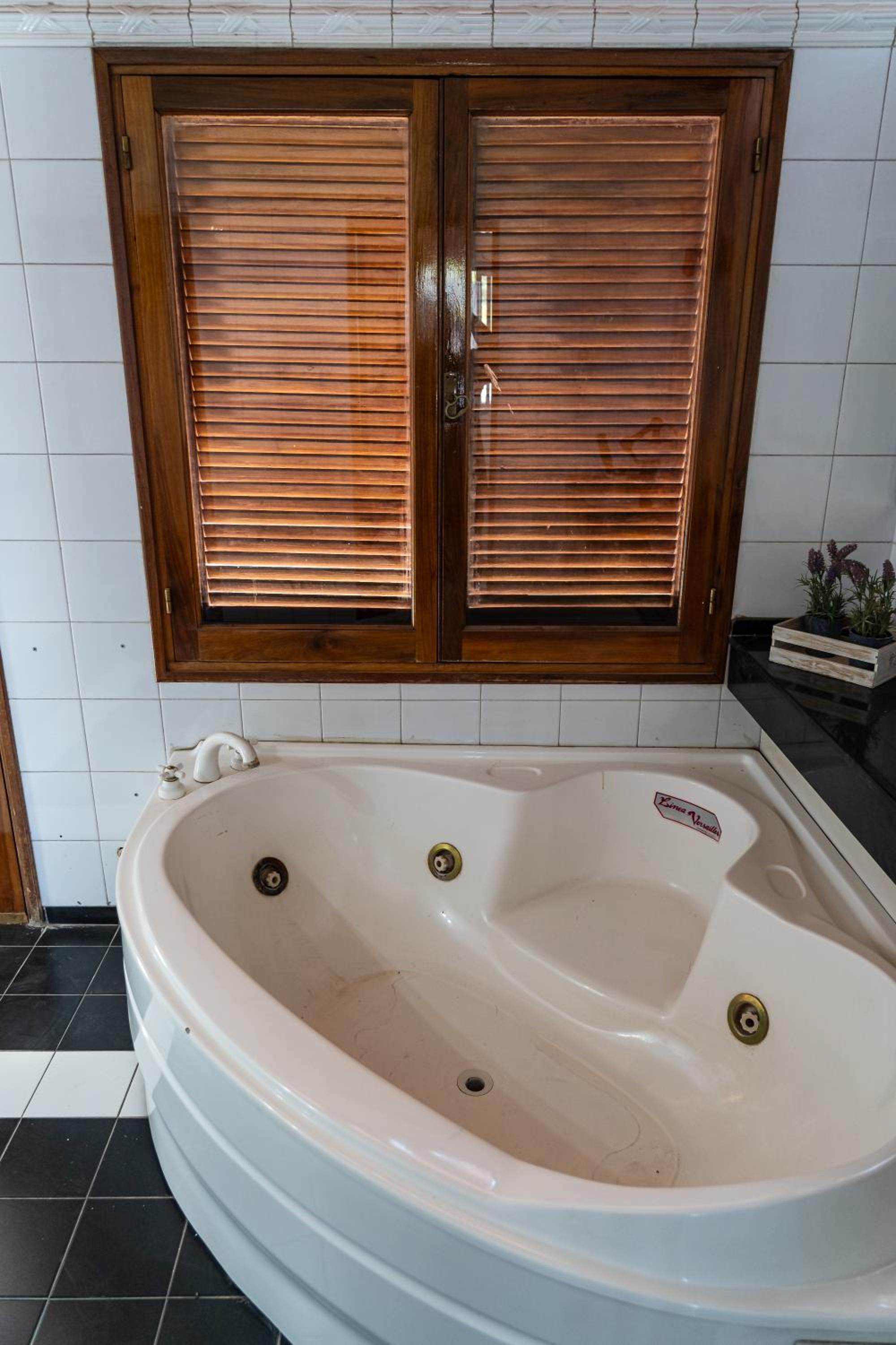 ArquiArts - Hermosa casa para 16p con pileta y jacuzzi
