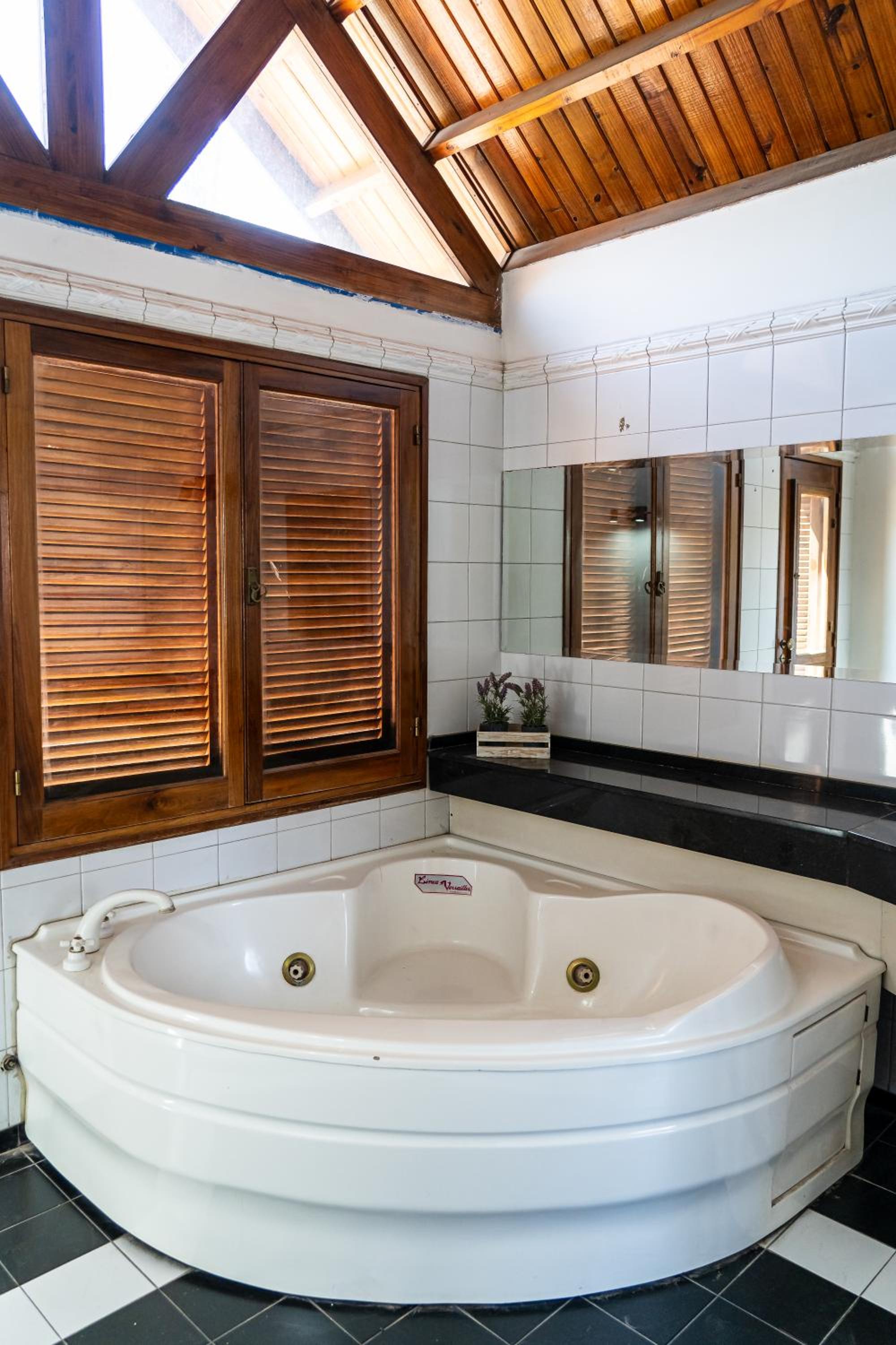ArquiArts - Hermosa casa para 16p con pileta y jacuzzi