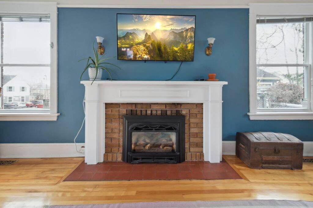 Spacious & Cozy Home in Highfield St Moncton