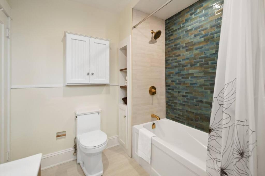 Spacious & Cozy Home in Highfield St Moncton