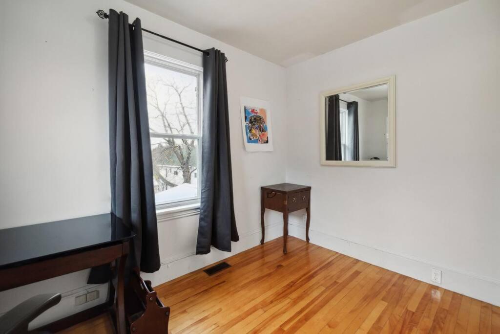 Spacious & Cozy Home in Highfield St Moncton