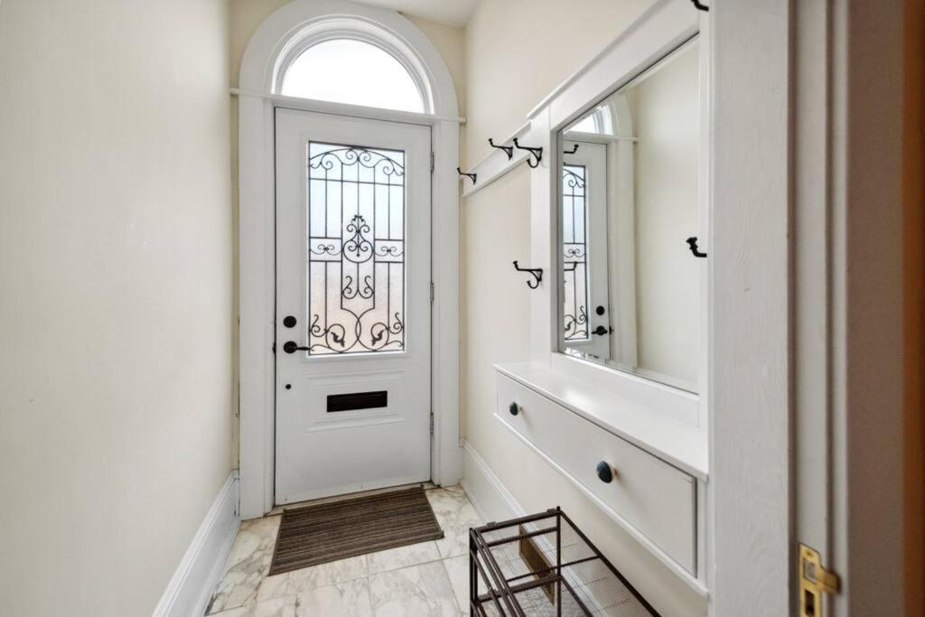 Spacious & Cozy Home in Highfield St Moncton
