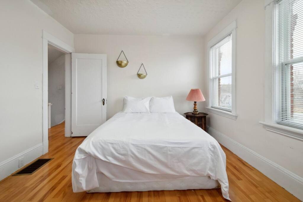 Spacious & Cozy Home in Highfield St Moncton