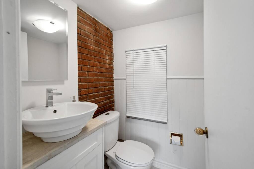 Spacious & Cozy Home in Highfield St Moncton