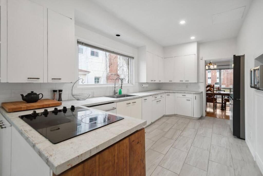 Spacious & Cozy Home in Highfield St Moncton
