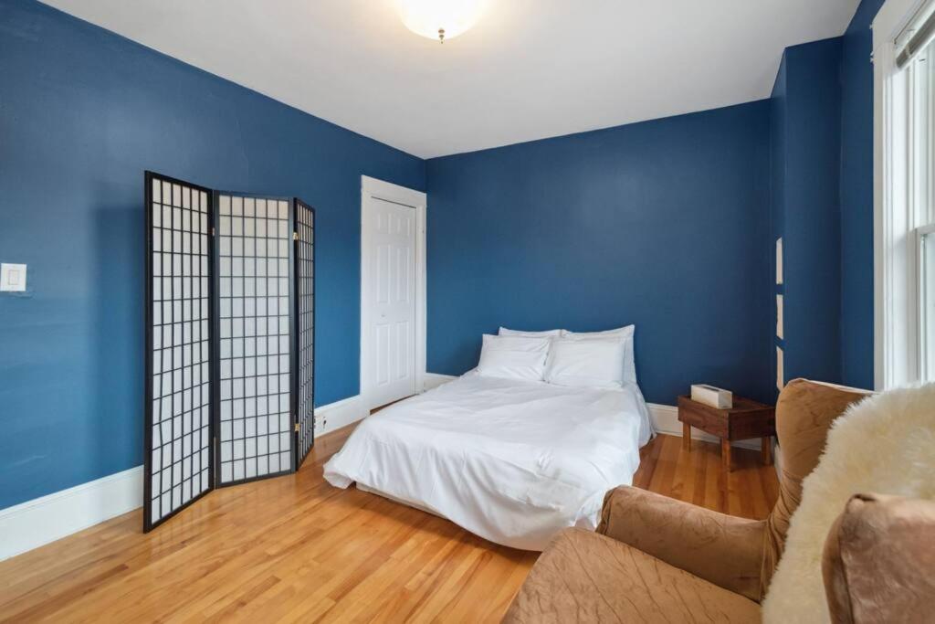 Spacious & Cozy Home in Highfield St Moncton
