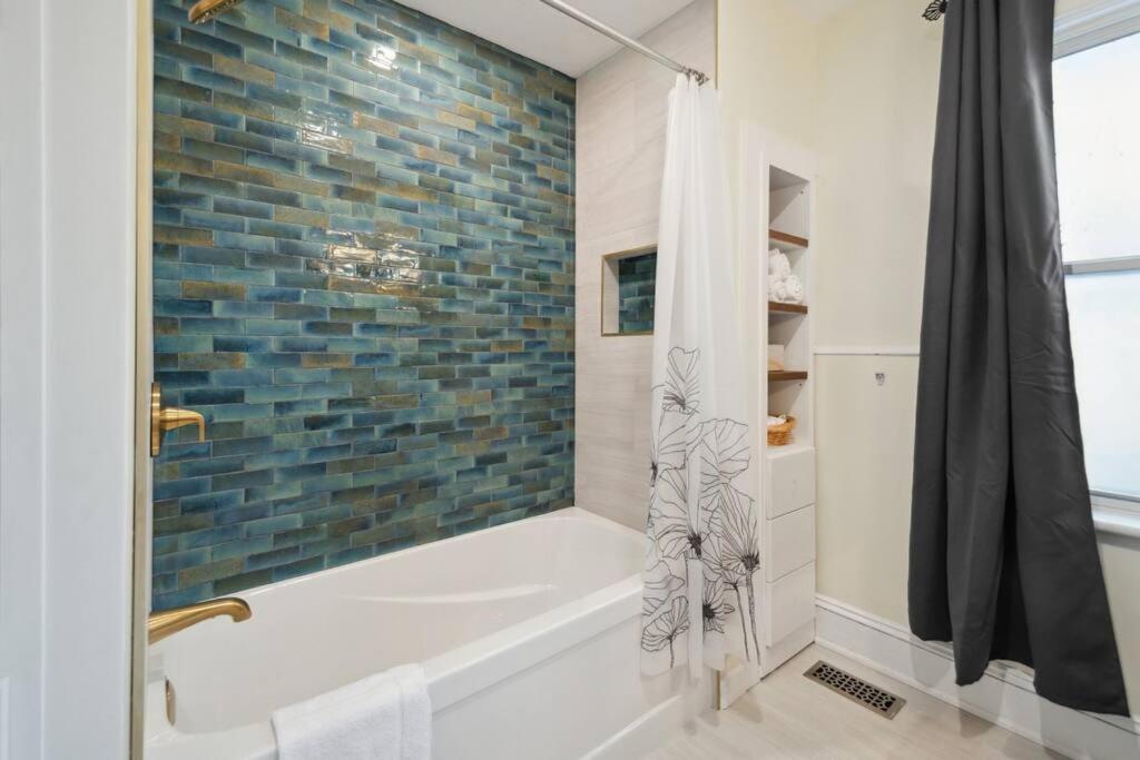 Spacious & Cozy Home in Highfield St Moncton