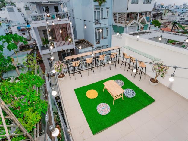 ALOHA SAIGON PREMIUM HOSTEL by Local Travel Experts - Newly opened, Less-touristy location, Spacious rooms, Glass shower bathroom, Free breakfast & Walking