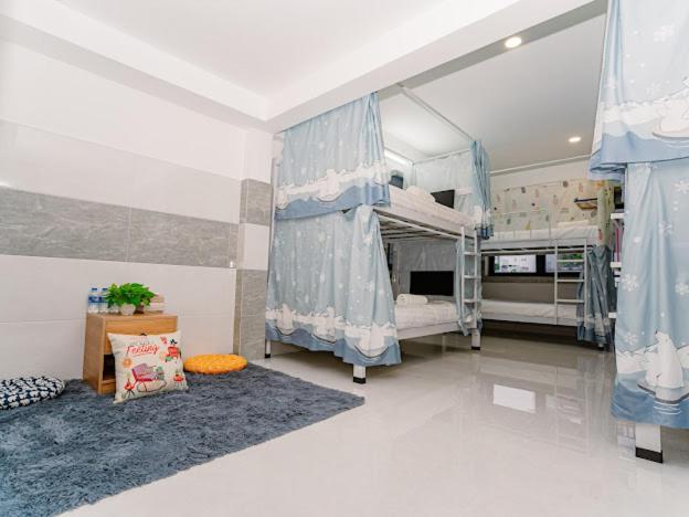 ALOHA SAIGON PREMIUM HOSTEL by Local Travel Experts - Newly opened, Less-touristy location, Spacious rooms, Glass shower bathroom, Free breakfast & Walking