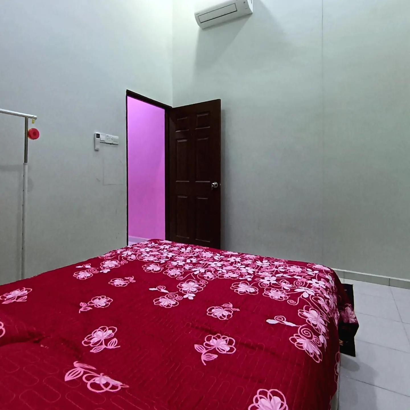 Ebnur Homestay photo 8