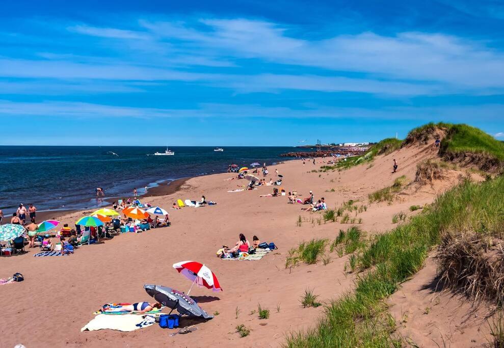 Beachside Cottage w/beach access - Aboiteau Beach