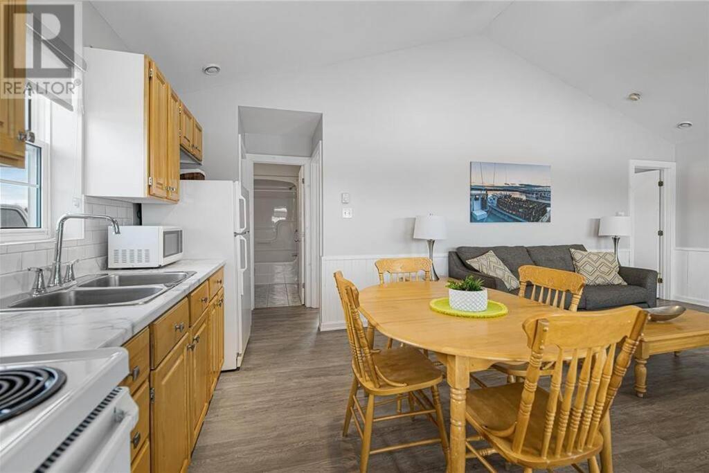 Beachside Cottage w/beach access - Aboiteau Beach