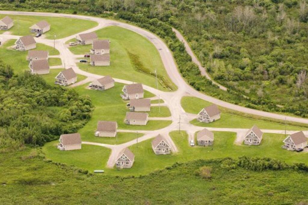 Beachside Cottage w/beach access - Aboiteau Beach