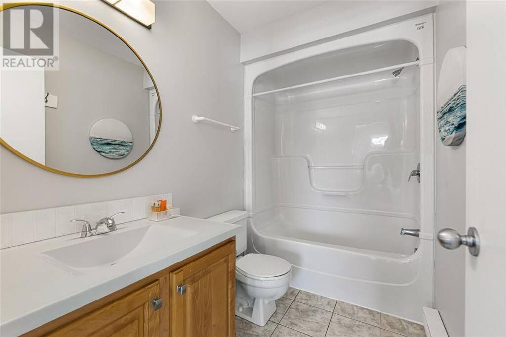Beachside Cottage w/beach access - Aboiteau Beach