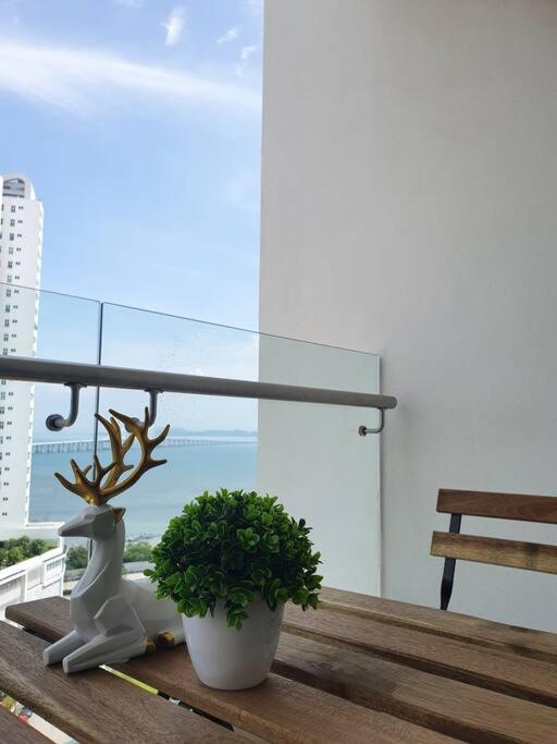 Southbay Seaview Condo A16 #10minQueensbay #15minSPICE photo 6