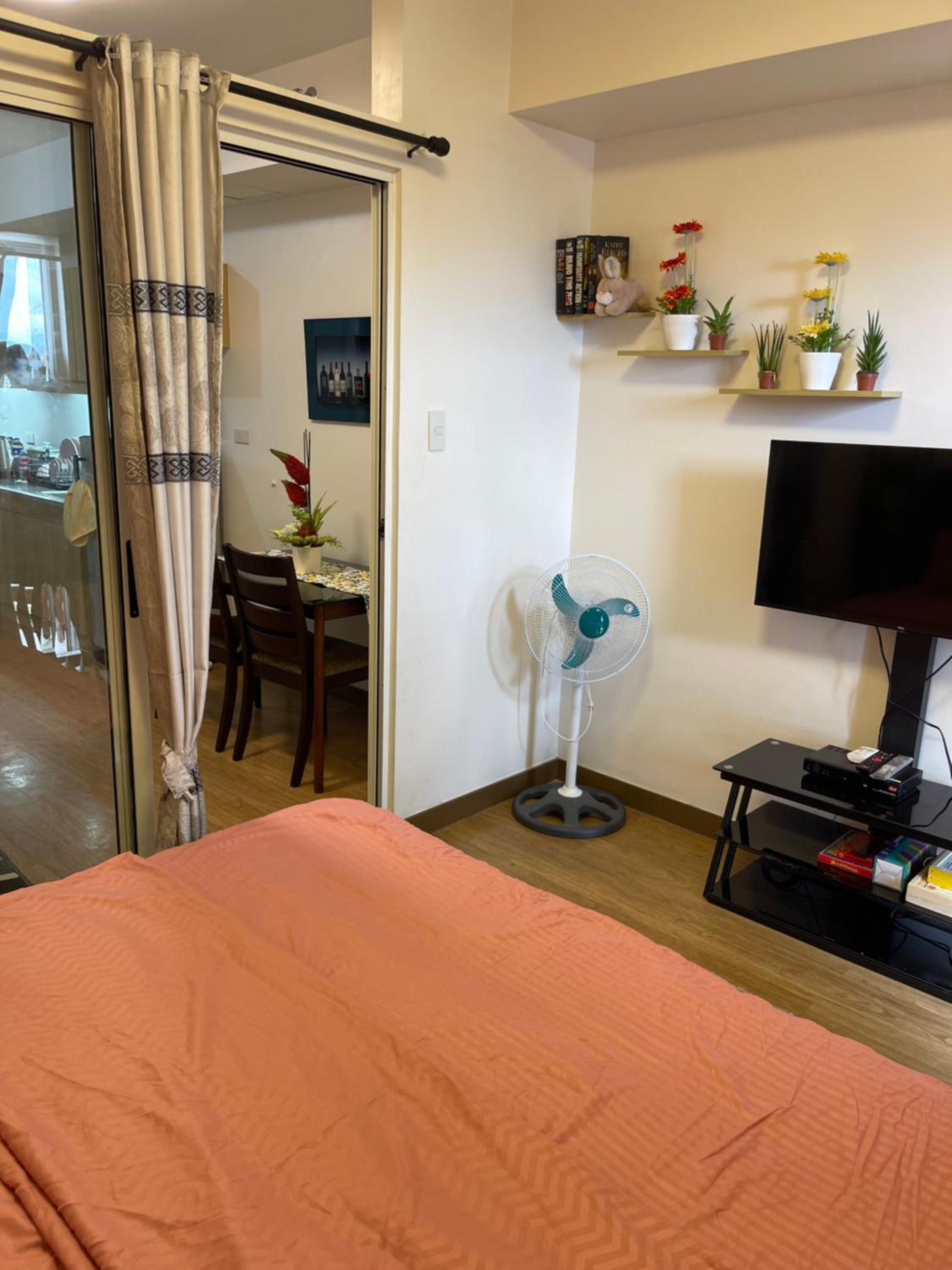 Cubao Infina Towers 2121 NT view 4