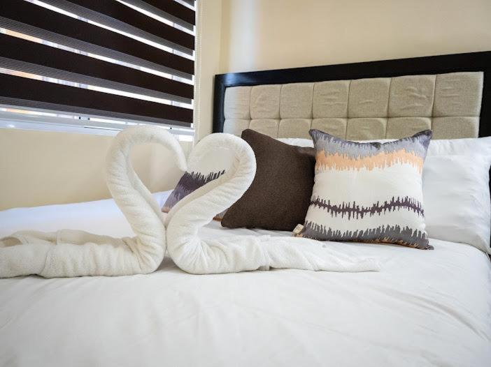 Affordable 2 Bed Condo Rental in Davao City with Wifi & Netflix, Swimming Pool, Gym & Billiard Hall view 5