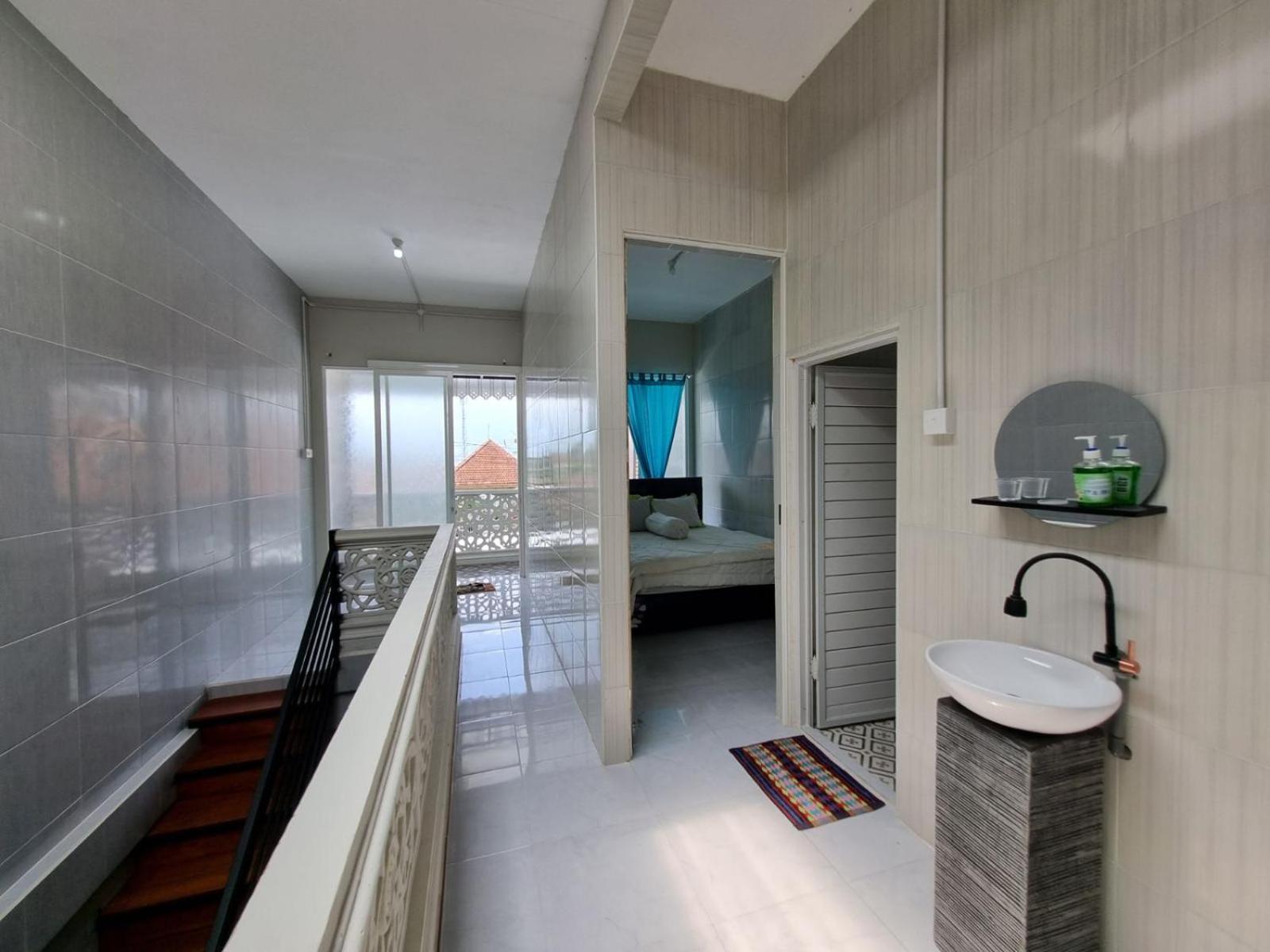 Villa di Kota Batu dengan Private Pool