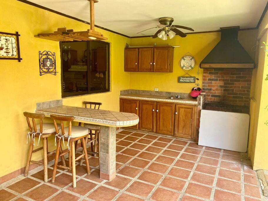 Hermosa Casa con Piscina Privada en Punta Leona