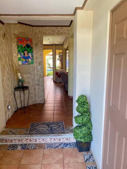 Hermosa Casa con Piscina Privada en Punta Leona