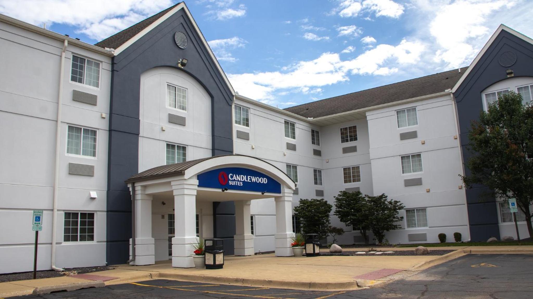 Peoria Vacations - Candlewood Suites - Peoria at Grand Prairie, an IHG Hotel - Property Image 1