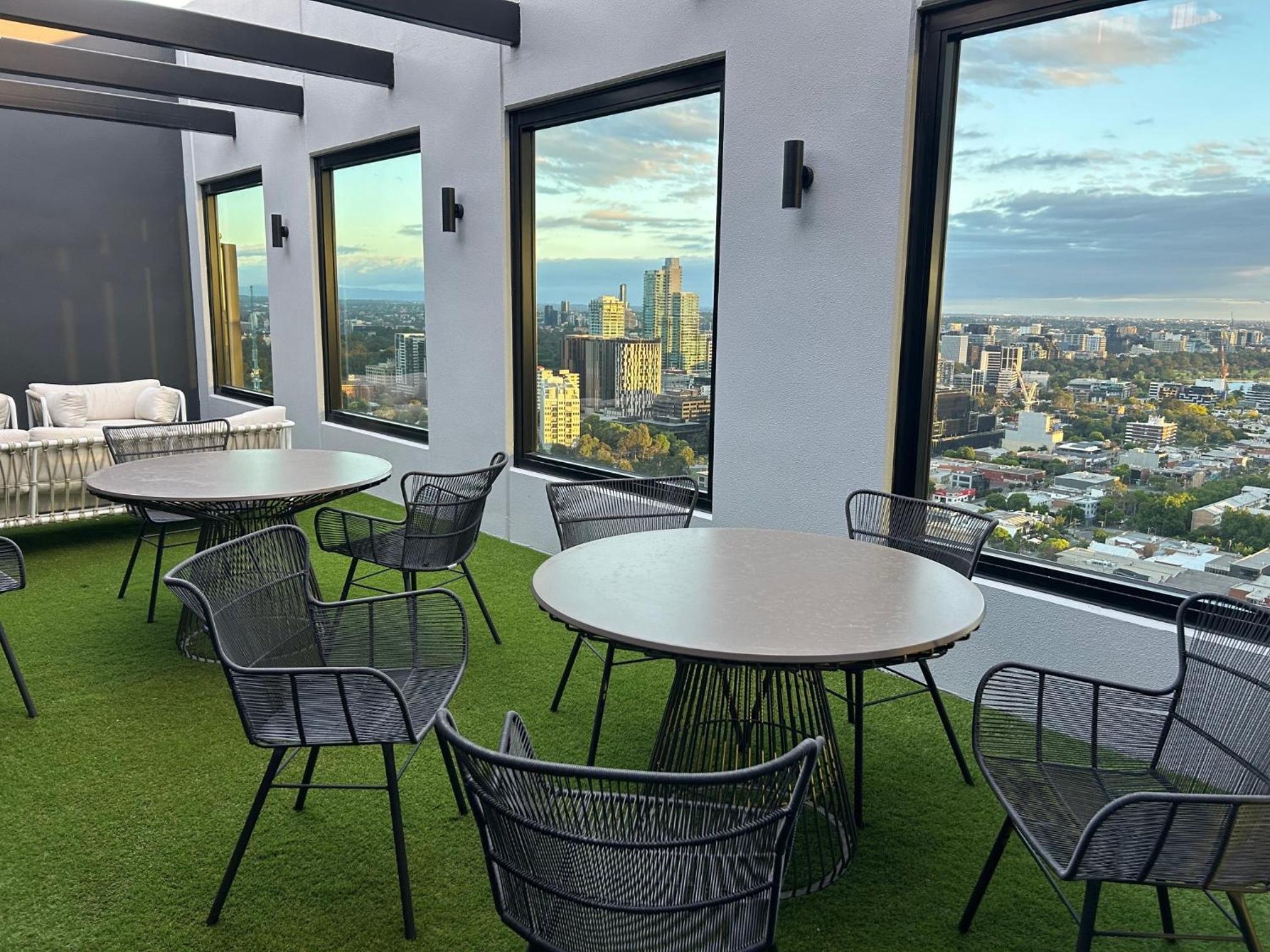 NEW Chic Stature Southbank 2 Bd