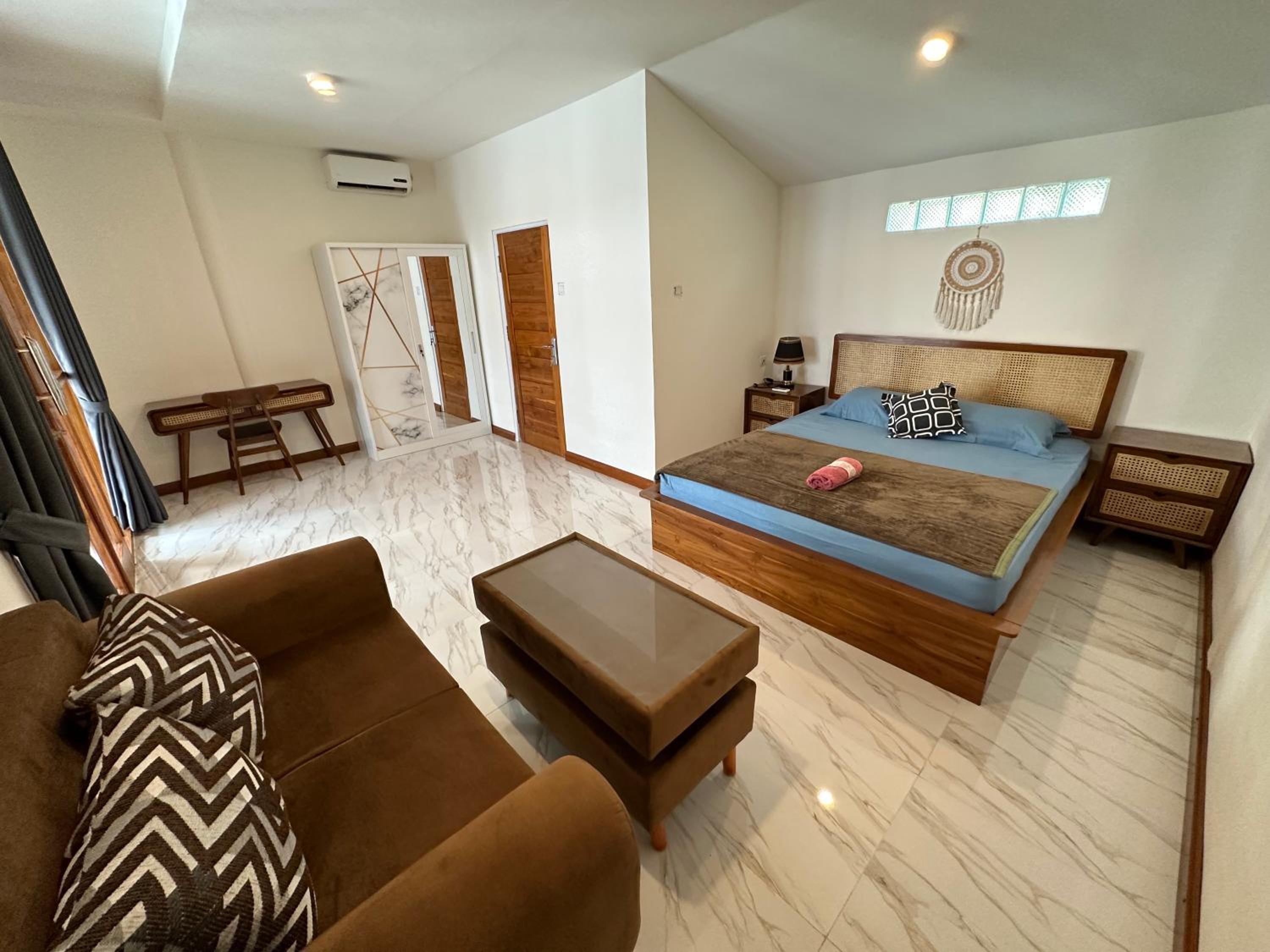 Medewi Secret SurfCamp