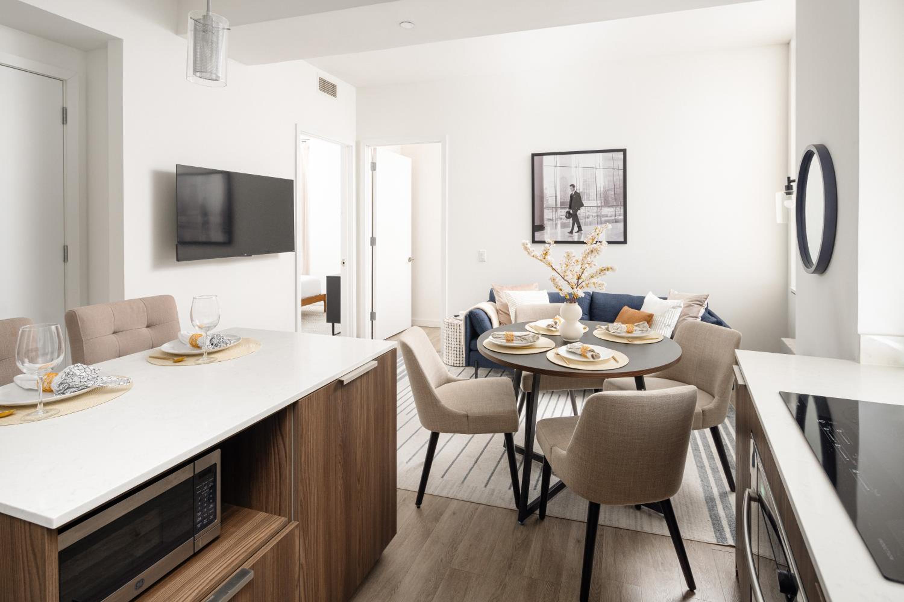 Luxury 2BD nr Wall St Gym Rooftop w/d