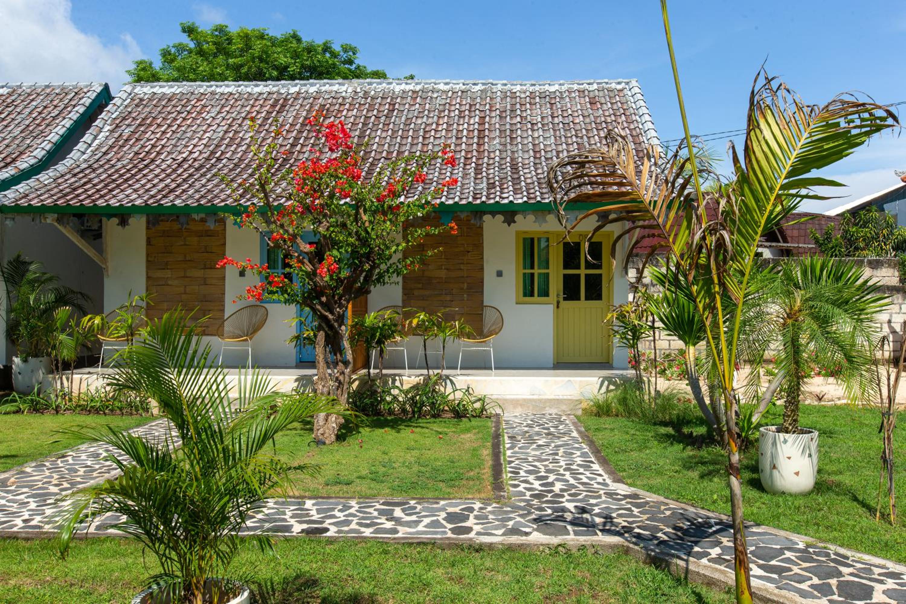 La Roja Bungalows